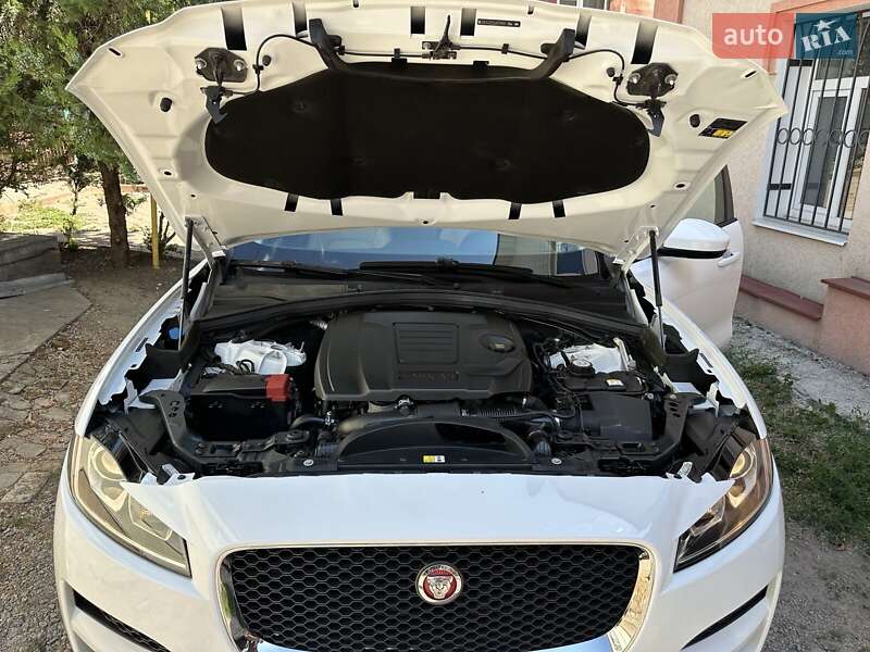 Позашляховик / Кросовер Jaguar F-Pace 2017 в Полтаві
