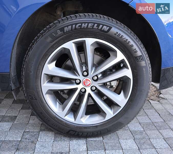 Внедорожник / Кроссовер Jaguar F-Pace 2021 в Киеве