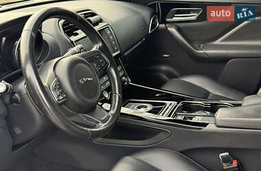 Внедорожник / Кроссовер Jaguar F-Pace 2017 в 