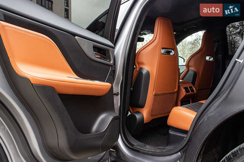Позашляховик / Кросовер Jaguar F-Pace 2019 в Львові