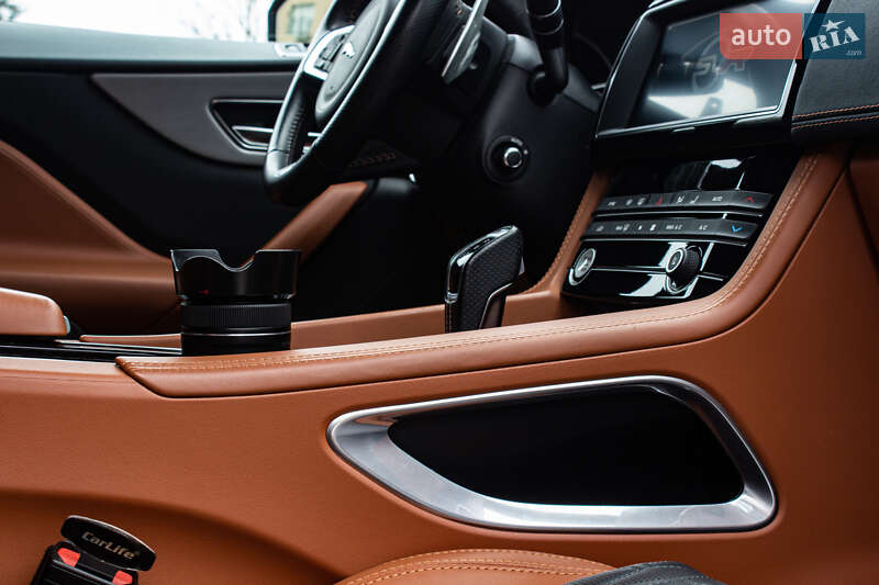 Позашляховик / Кросовер Jaguar F-Pace 2019 в Львові
