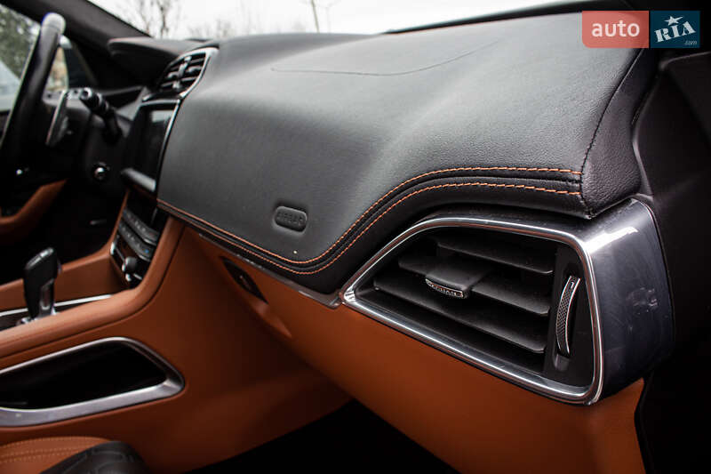 Позашляховик / Кросовер Jaguar F-Pace 2019 в Львові