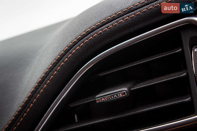 Позашляховик / Кросовер Jaguar F-Pace 2019 в Львові