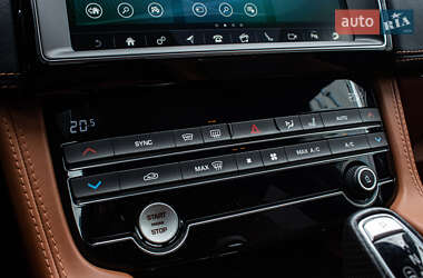 Позашляховик / Кросовер Jaguar F-Pace 2019 в 