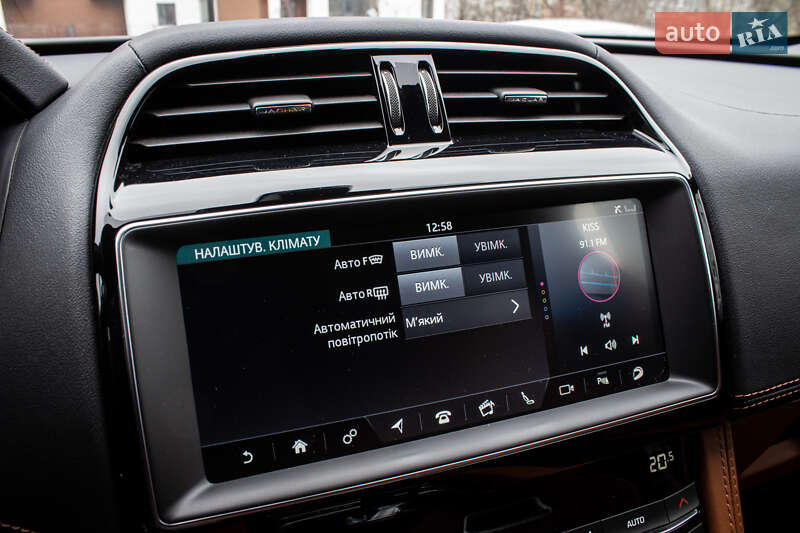 Позашляховик / Кросовер Jaguar F-Pace 2019 в Львові