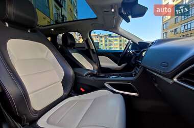 Позашляховик / Кросовер Jaguar F-Pace 2017 в 