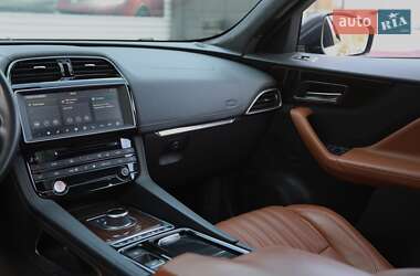 Внедорожник / Кроссовер Jaguar F-Pace 2015 в Харькове фото 15 Внедорожник / Кроссовер Jaguar F-Pace 2015 в Харькове
