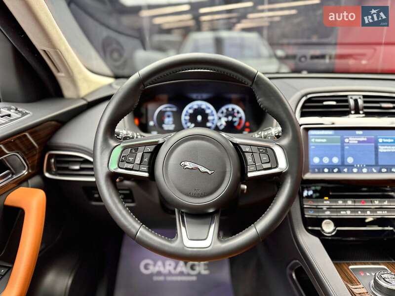 Позашляховик / Кросовер Jaguar F-Pace 2017 в Києві фото 40 Позашляховик / Кросовер Jaguar F-Pace 2017 в Києві