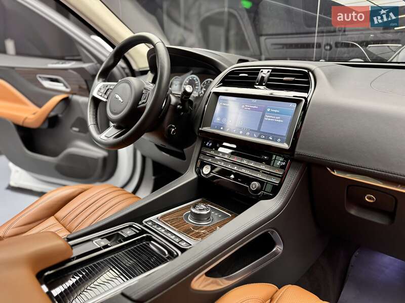 Позашляховик / Кросовер Jaguar F-Pace 2017 в Києві фото 71 Позашляховик / Кросовер Jaguar F-Pace 2017 в Києві