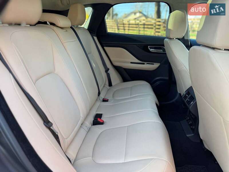 Внедорожник / Кроссовер Jaguar F-Pace 2018 в Киеве