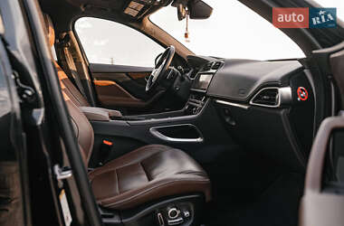 Внедорожник / Кроссовер Jaguar F-Pace 2019 в 