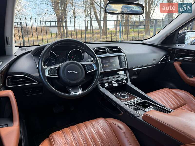 Позашляховик / Кросовер Jaguar F-Pace 2017 в Хмельницькому фото 25 Позашляховик / Кросовер Jaguar F-Pace 2017 в Хмельницькому