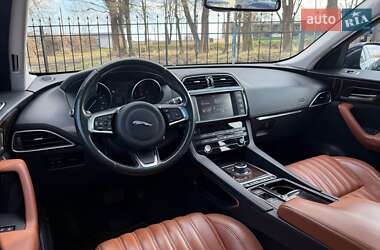 Внедорожник / Кроссовер Jaguar F-Pace 2017 в 