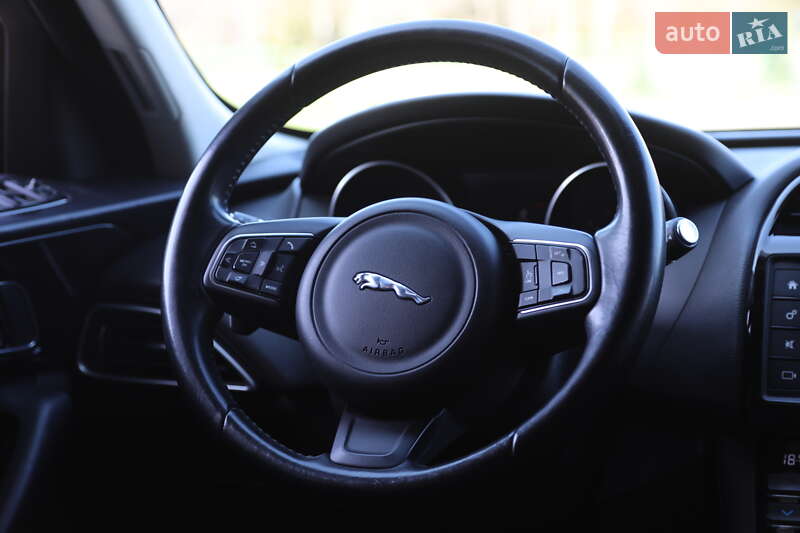 Внедорожник / Кроссовер Jaguar F-Pace 2016 в Харькове