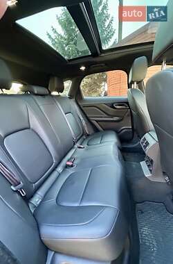 Позашляховик / Кросовер Jaguar F-Pace 2017 в 