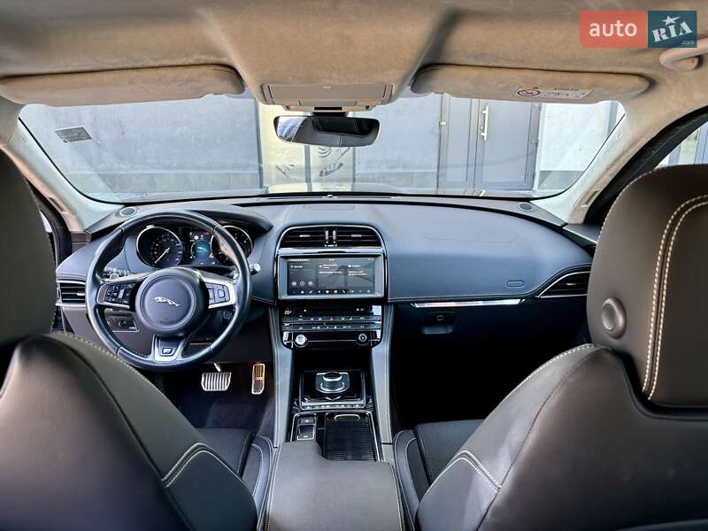 Позашляховик / Кросовер Jaguar F-Pace 2020 в Ужгороді