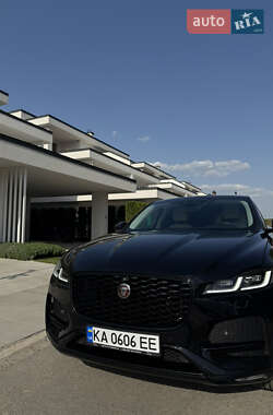 Внедорожник / Кроссовер Jaguar F-Pace 2021 в 