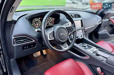 Позашляховик / Кросовер Jaguar F-Pace 2019 в 