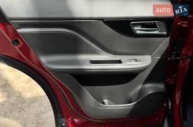Внедорожник / Кроссовер Jaguar F-Pace 2016 в 