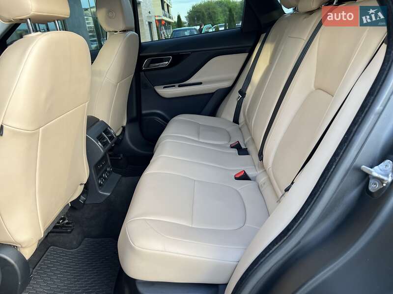 Внедорожник / Кроссовер Jaguar F-Pace 2016 в Ужгороде