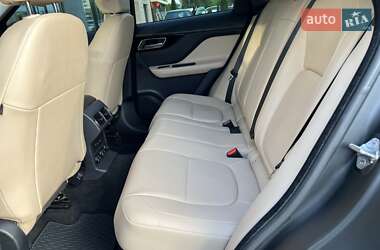 Позашляховик / Кросовер Jaguar F-Pace 2016 в 