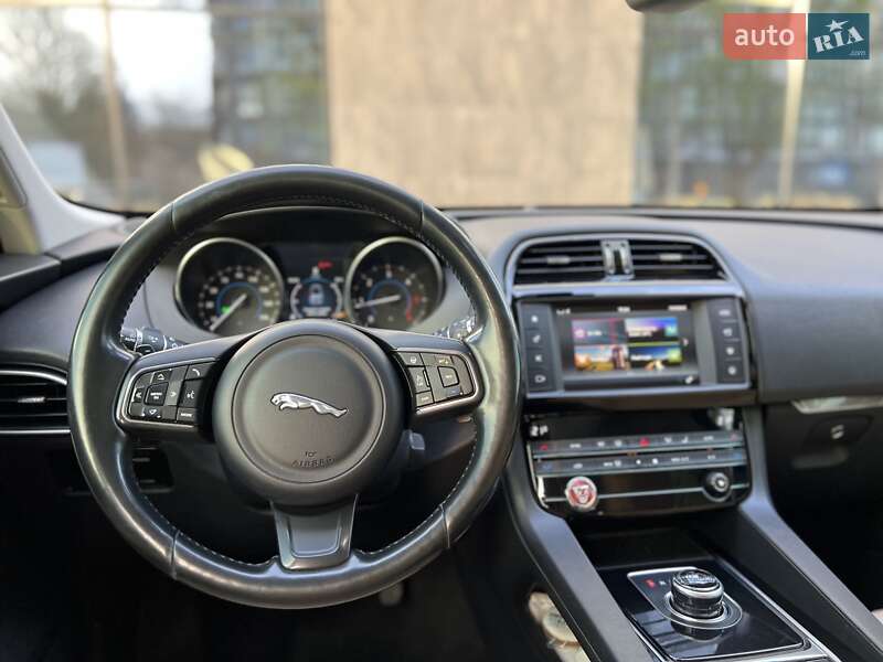 Внедорожник / Кроссовер Jaguar F-Pace 2016 в Ужгороде
