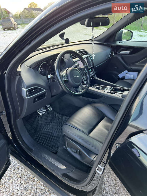 Позашляховик / Кросовер Jaguar F-Pace 2016 в Івано-Франківську