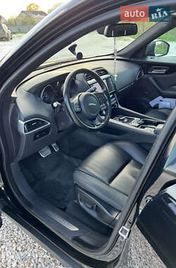 Внедорожник / Кроссовер Jaguar F-Pace 2016 в 