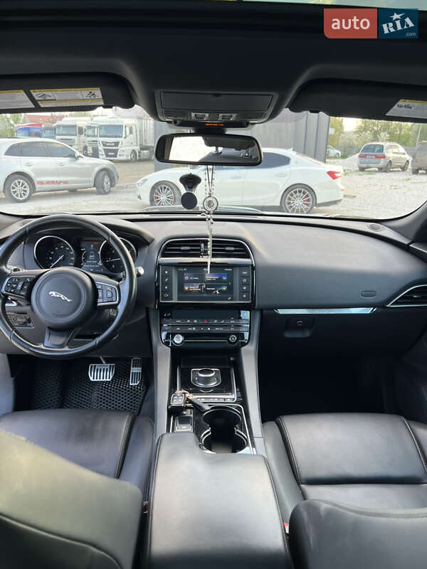 Позашляховик / Кросовер Jaguar F-Pace 2016 в Івано-Франківську