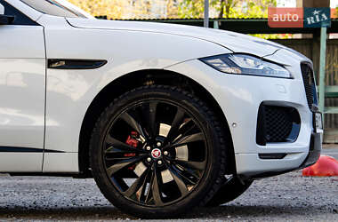 Позашляховик / Кросовер Jaguar F-Pace 2017 в 