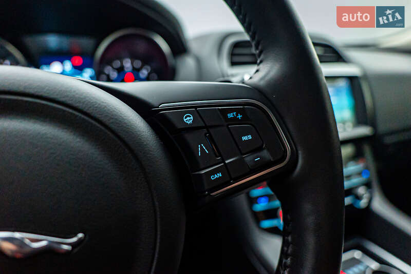 Позашляховик / Кросовер Jaguar F-Pace 2019 в Києві