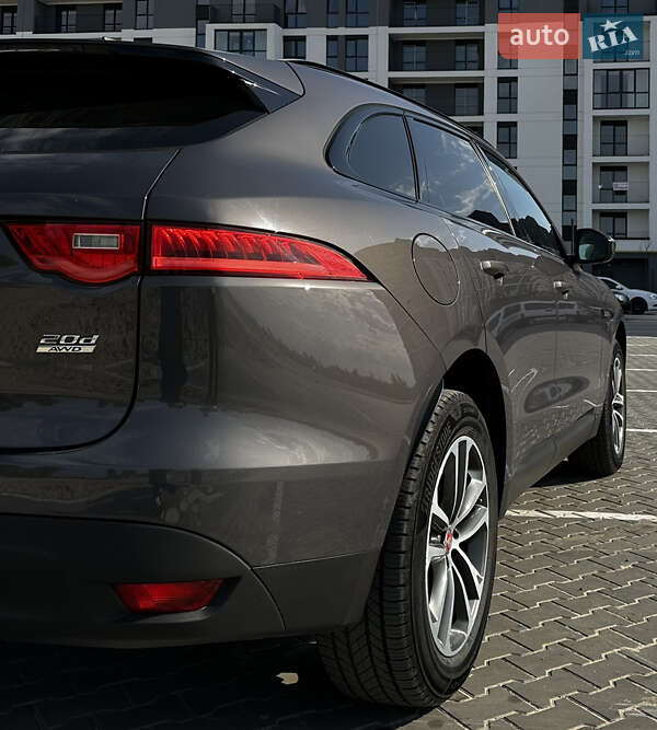 Внедорожник / Кроссовер Jaguar F-Pace 2016 в Черкассах