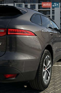 Внедорожник / Кроссовер Jaguar F-Pace 2016 в 