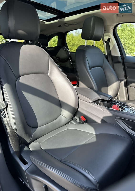 Внедорожник / Кроссовер Jaguar F-Pace 2016 в Черкассах