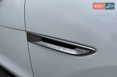 Внедорожник / Кроссовер Jaguar F-Pace 2020 в 