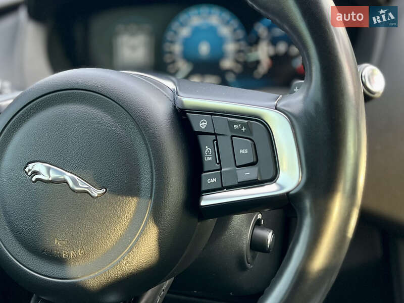Позашляховик / Кросовер Jaguar F-Pace 2017 в Києві
