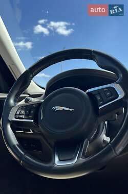 Внедорожник / Кроссовер Jaguar F-Pace 2017 в Киеве фото 10 Внедорожник / Кроссовер Jaguar F-Pace 2017 в Киеве