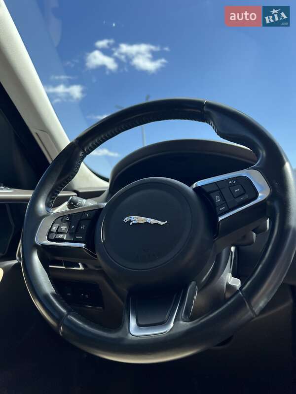 Внедорожник / Кроссовер Jaguar F-Pace 2017 в Киеве фото 10 Внедорожник / Кроссовер Jaguar F-Pace 2017 в Киеве