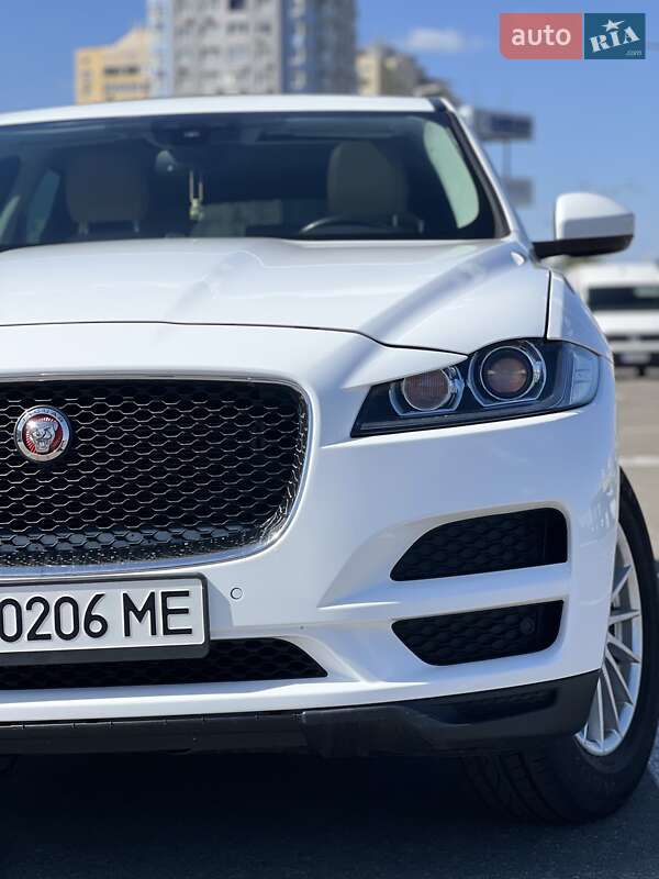 Внедорожник / Кроссовер Jaguar F-Pace 2017 в Киеве фото 3 Внедорожник / Кроссовер Jaguar F-Pace 2017 в Киеве