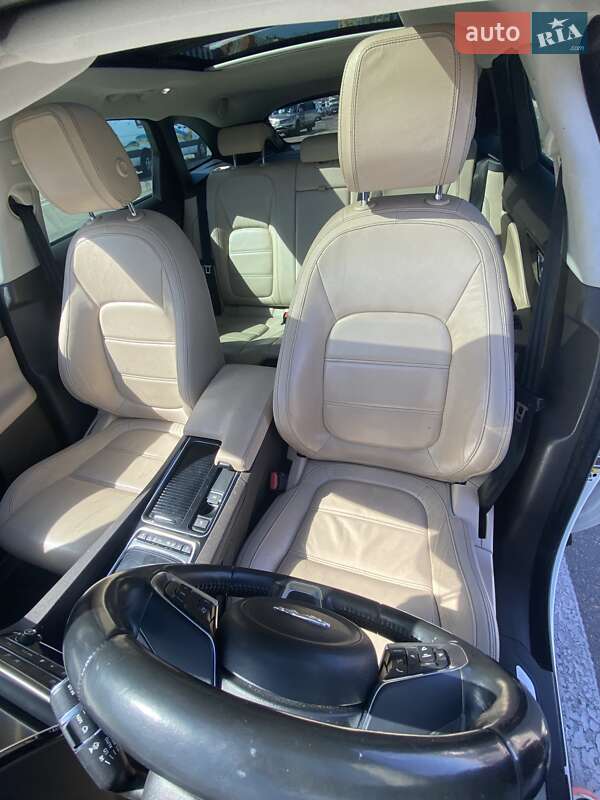 Внедорожник / Кроссовер Jaguar F-Pace 2017 в Киеве фото 16 Внедорожник / Кроссовер Jaguar F-Pace 2017 в Киеве