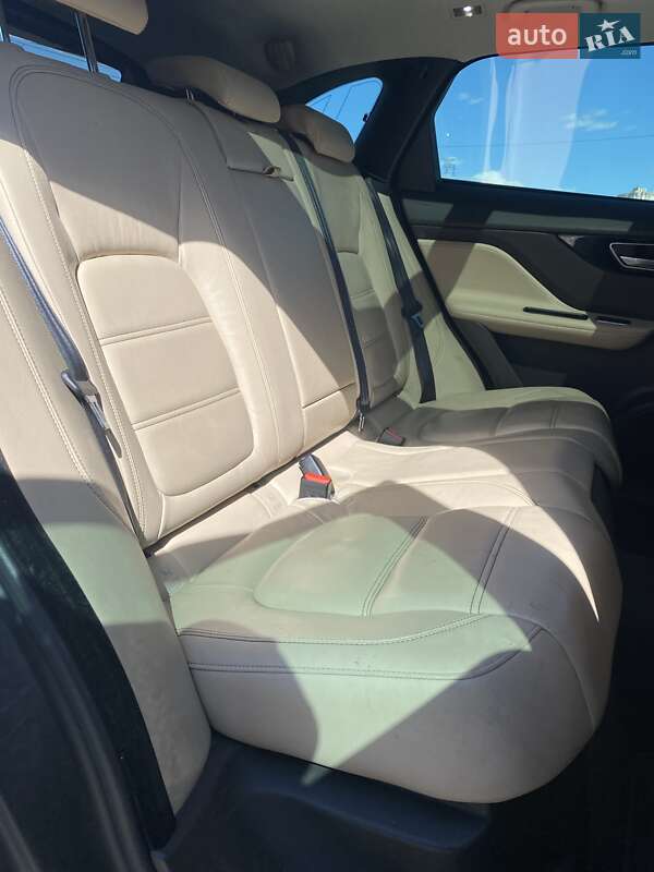 Внедорожник / Кроссовер Jaguar F-Pace 2017 в Киеве фото 19 Внедорожник / Кроссовер Jaguar F-Pace 2017 в Киеве