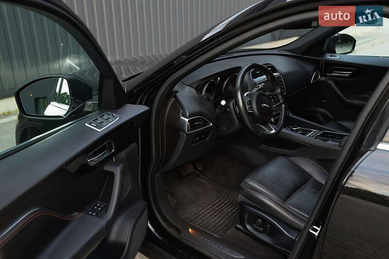 Внедорожник / Кроссовер Jaguar F-Pace 2017 в Киеве
