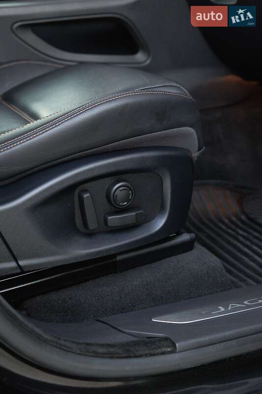 Внедорожник / Кроссовер Jaguar F-Pace 2017 в Киеве