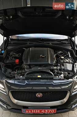 Внедорожник / Кроссовер Jaguar F-Pace 2017 в 