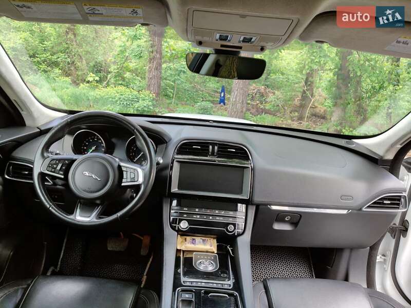 Внедорожник / Кроссовер Jaguar F-Pace 2019 в Киеве