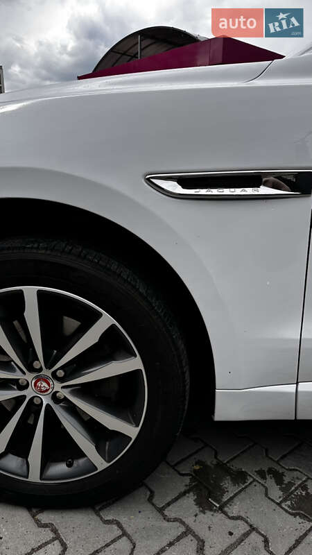 Позашляховик / Кросовер Jaguar F-Pace 2016 в Львові фото 11 Позашляховик / Кросовер Jaguar F-Pace 2016 в Львові
