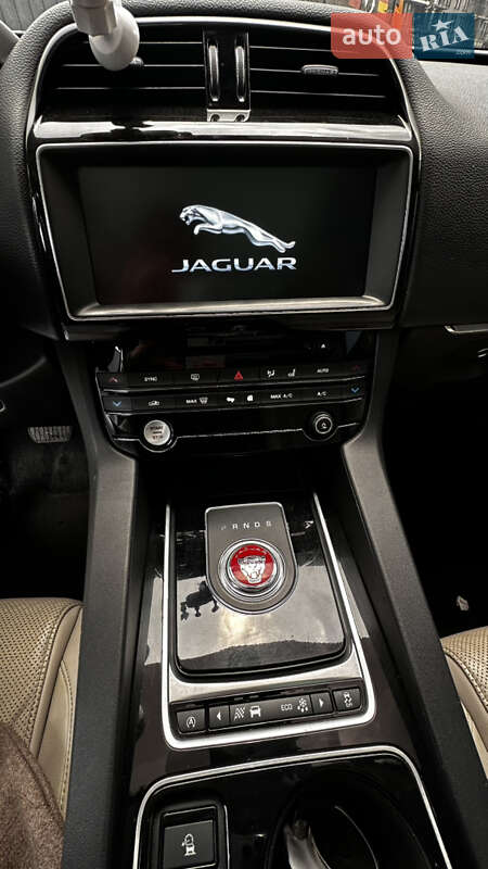 Позашляховик / Кросовер Jaguar F-Pace 2016 в Львові фото 16 Позашляховик / Кросовер Jaguar F-Pace 2016 в Львові