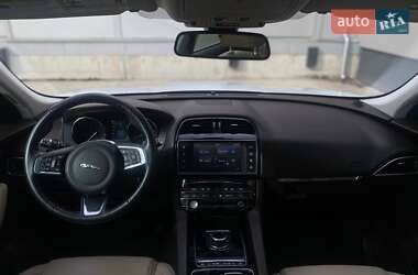 Внедорожник / Кроссовер Jaguar F-Pace 2017 в 