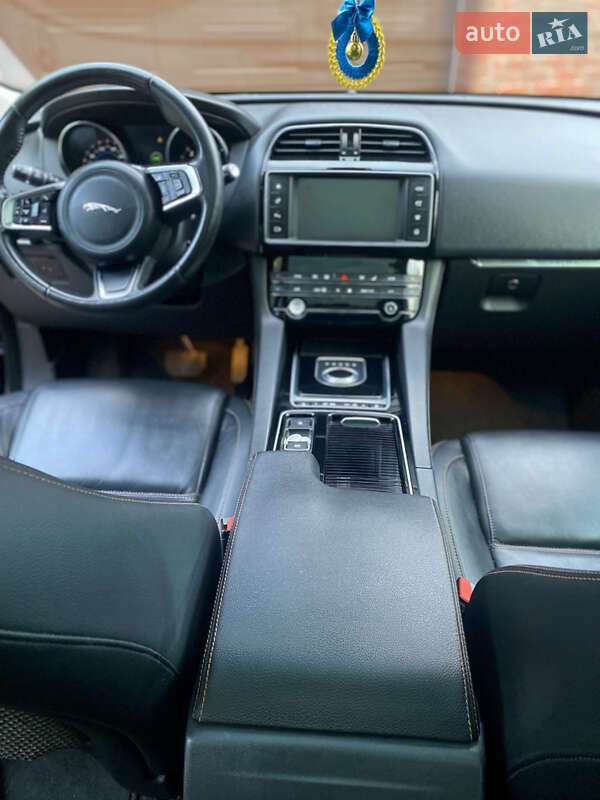 Внедорожник / Кроссовер Jaguar F-Pace 2017 в Харькове