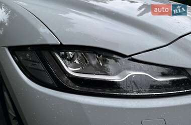 Внедорожник / Кроссовер Jaguar F-Pace 2016 в 